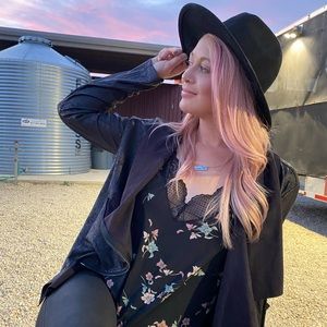 Meet your Posher, Beth